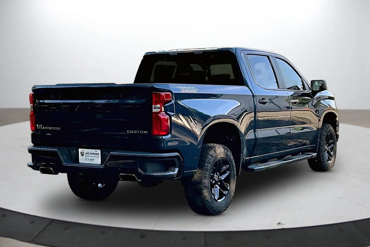 Used 2019 Blue Chevrolet Custom Trail Boss image 9
