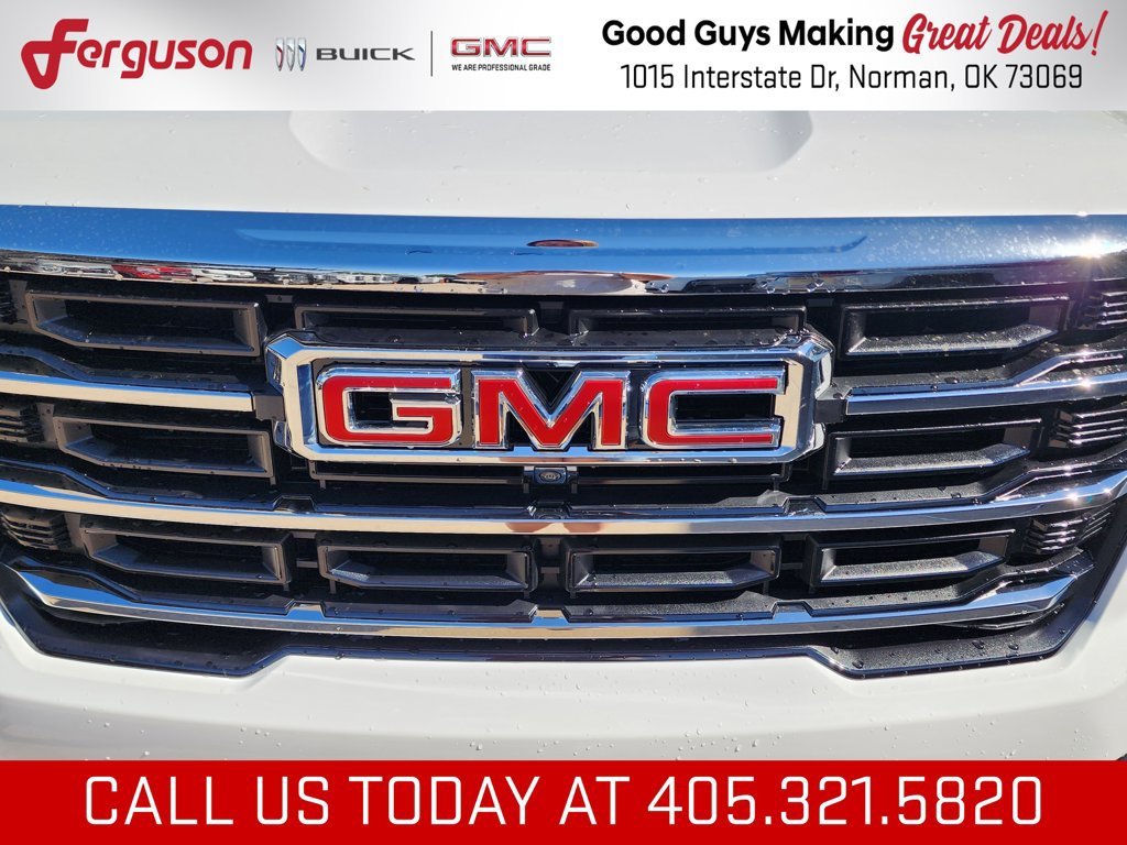 New 2027 Summit White GMC Elevation image 10