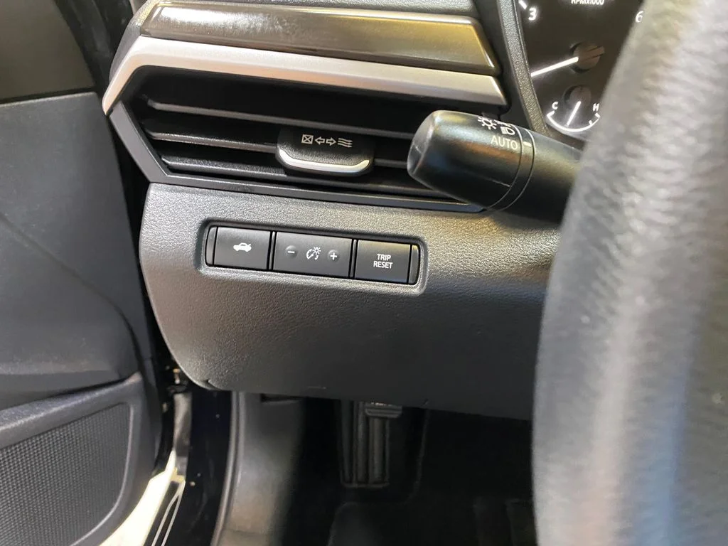 Used 2025 Black Nissan 2.5 SV image 32