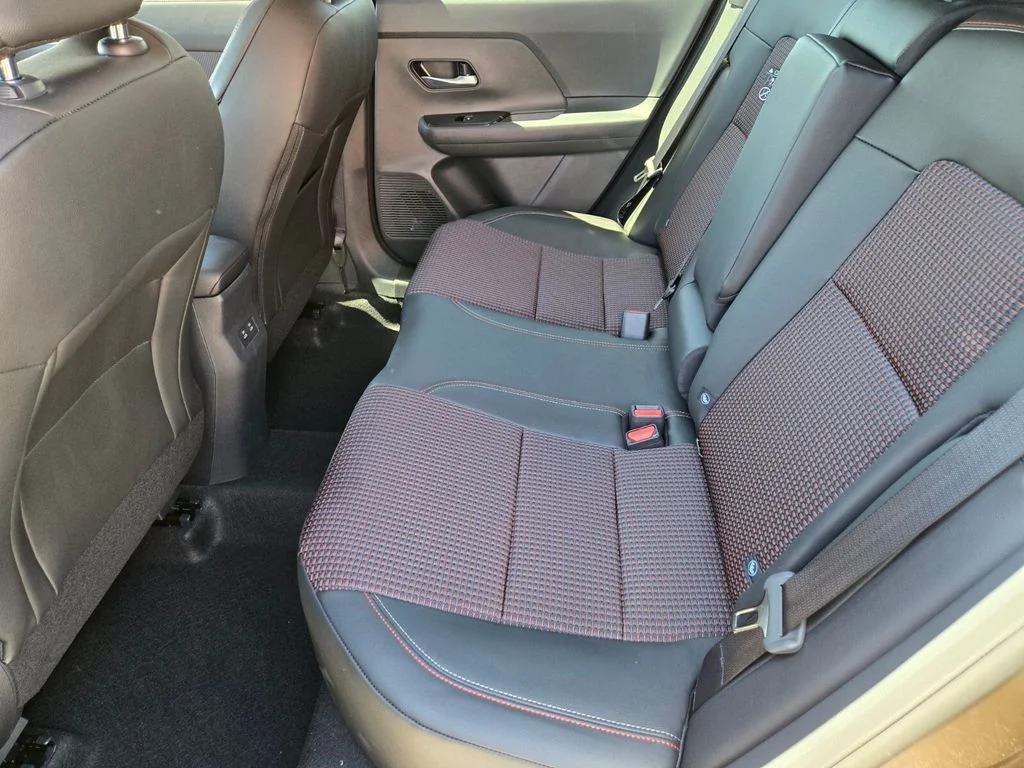 New 2026 Canyon Bronze Metallic Nissan SR image 7