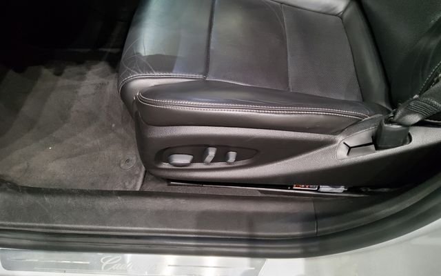 Used 2019 Silver Cadillac Luxury image 29