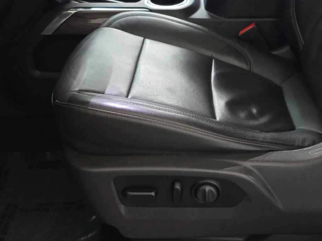 Used 2020 Iridescent Pearl Tricoat Chevrolet LTZ image 31
