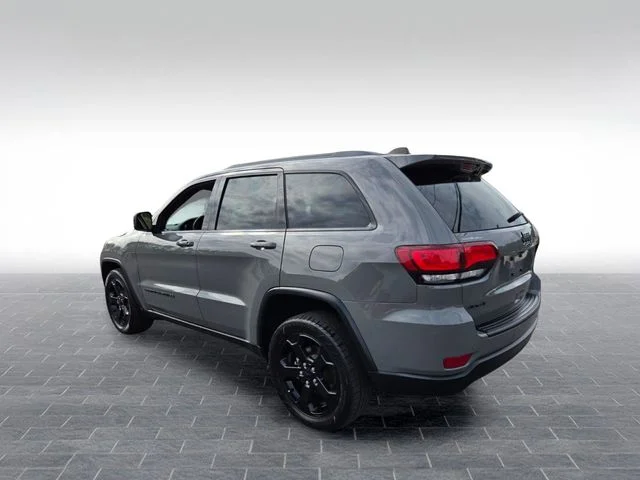Used 2021 Gray Jeep Laredo image 5