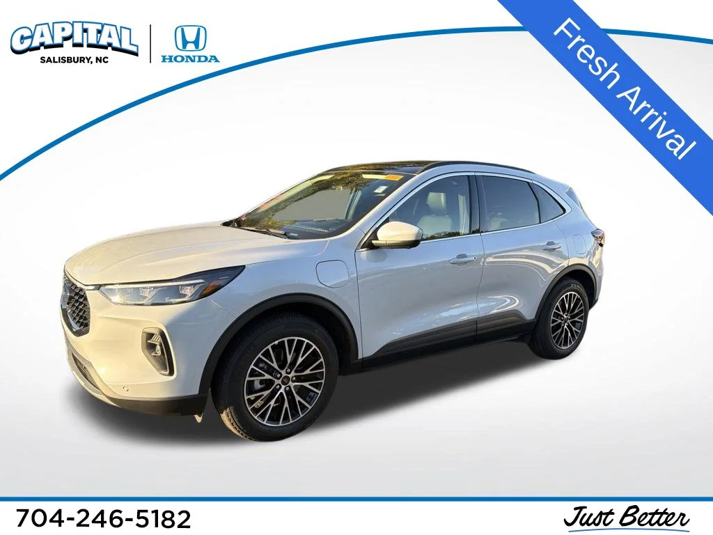 Used 2025 Silver Metallic Ford Base image 1