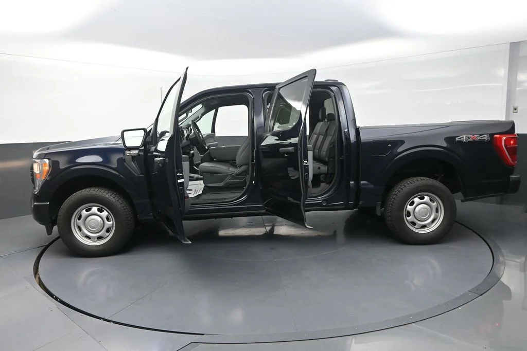 Used 2021 Blue Ford XL image 32