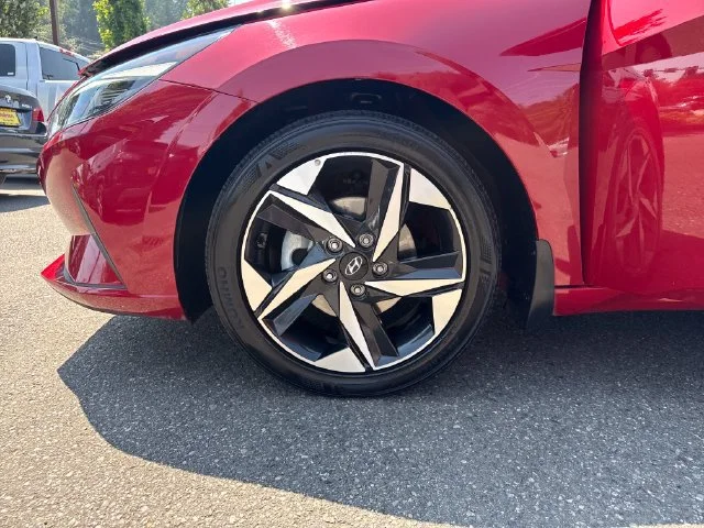 Used 2023 Scarlet Red Pearl Hyundai SEL image 28