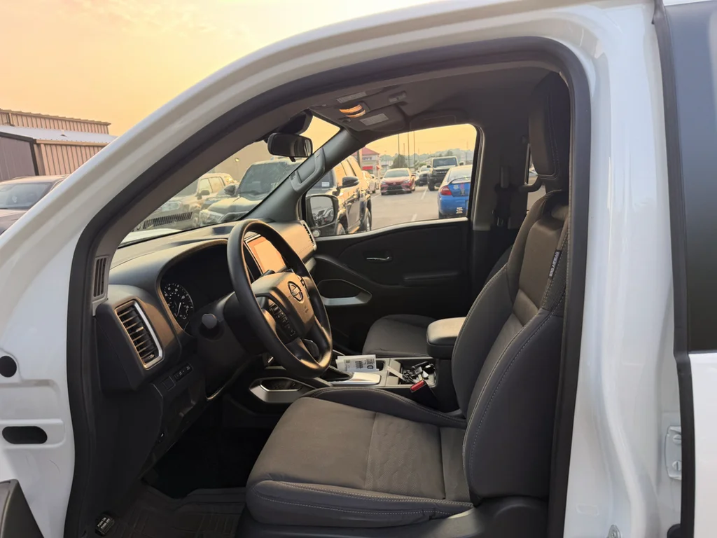Used 2023 Glacier White Nissan SV image 6