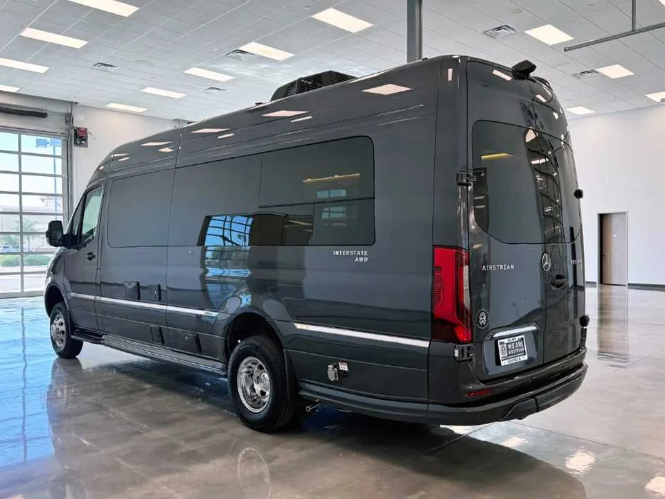 New 2025 Tenorite Gray Metallic AIRSTREAM  image 8