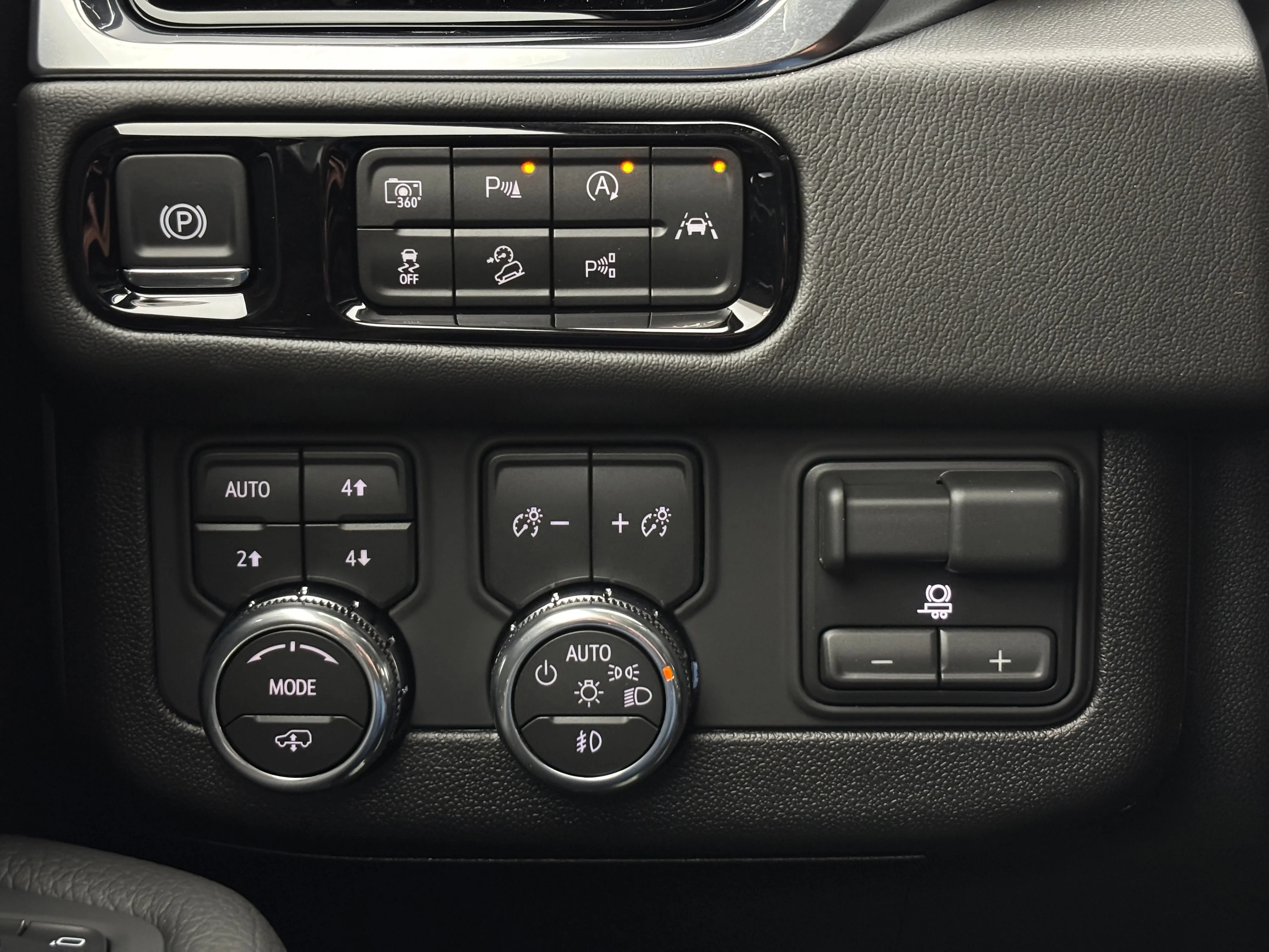 2026 GMC Yukon XL Denali - Photo 26