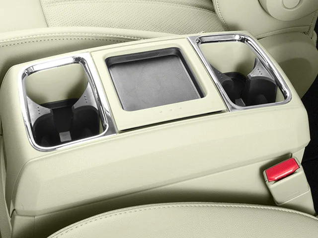 Used 2013 Cashmere Pearl Chrysler Touring image 18