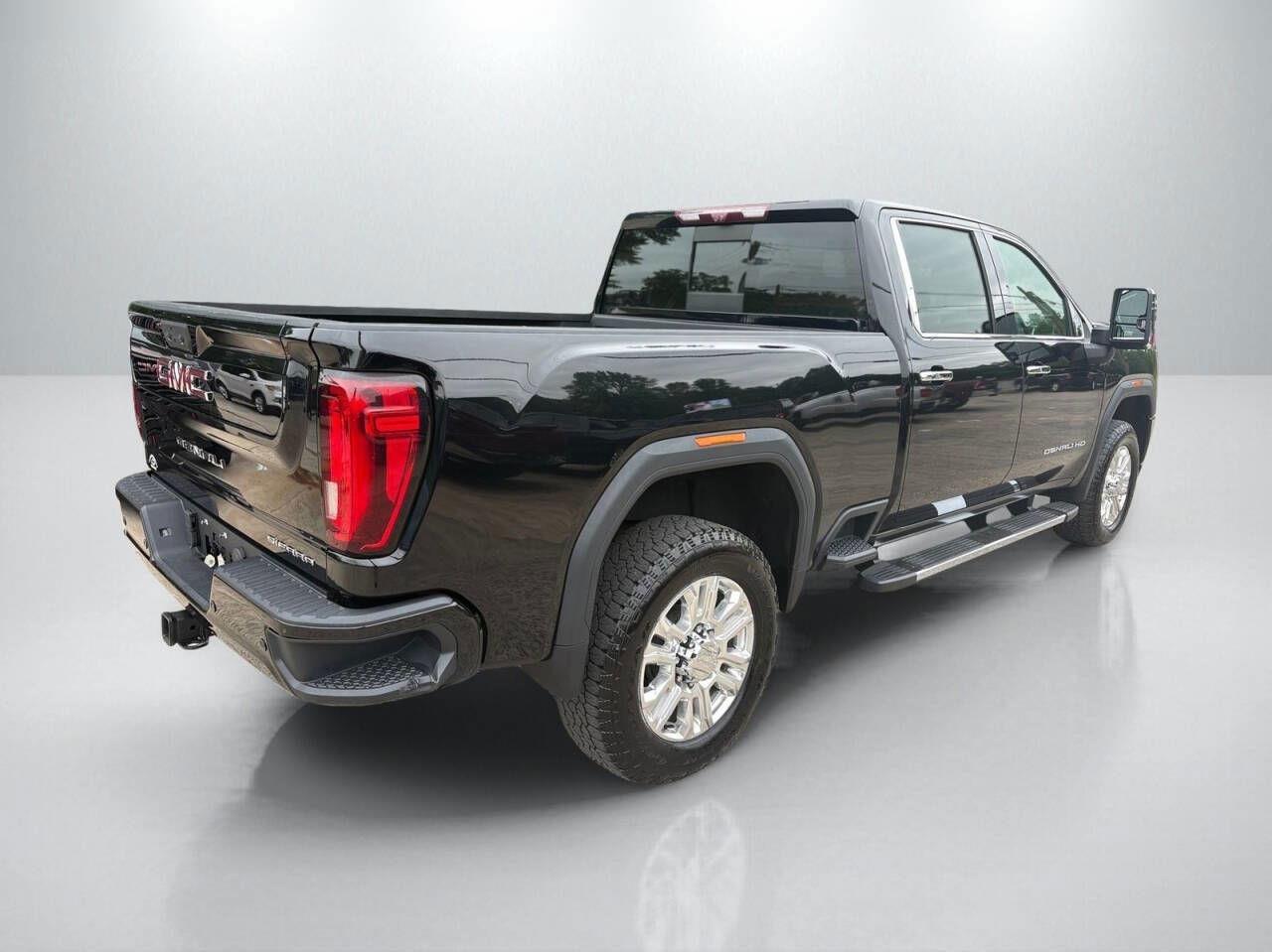 Used 2020 Onyx Black GMC Denali image 3