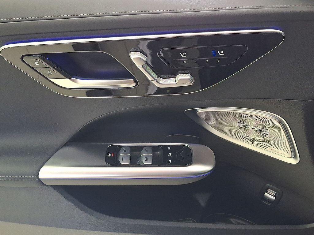 2025 Mercedes-Benz C-Class Sedan C 300 - Photo 9