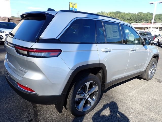 New 2025 Silver Zynith Exterior Paint Jeep Limited image 7