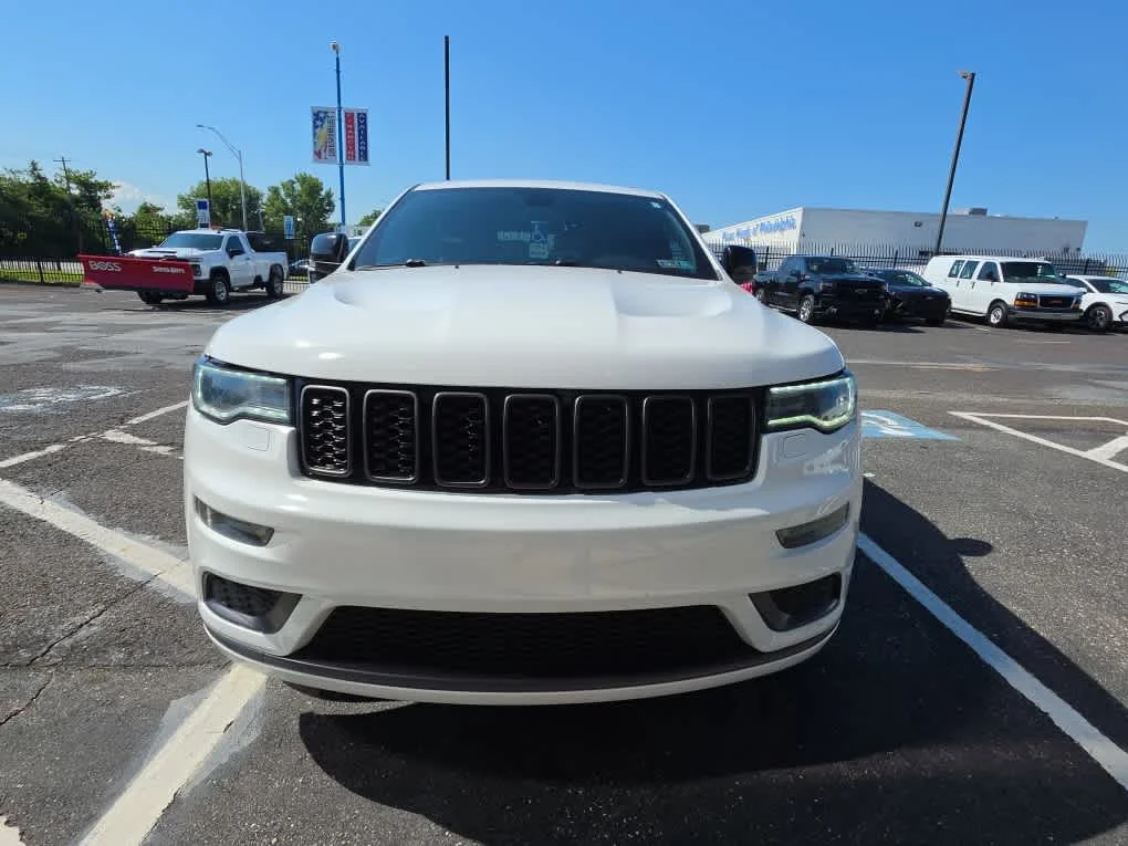 Used 2019 Bright White Clearcoat Jeep Limited X image 2