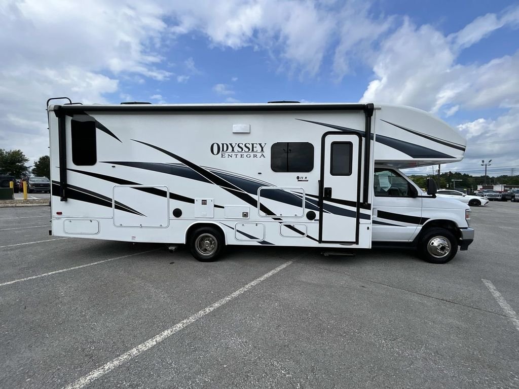Used 2025 Oxford White Ford Base image 3