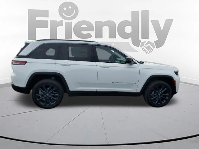 New 2026 Bright White Clear-Coat Exterior Paint Jeep  image 6