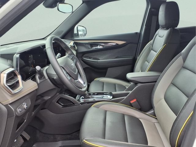 New 2026 Iridescent Pearl Tricoat Chevrolet ACTIV image 21
