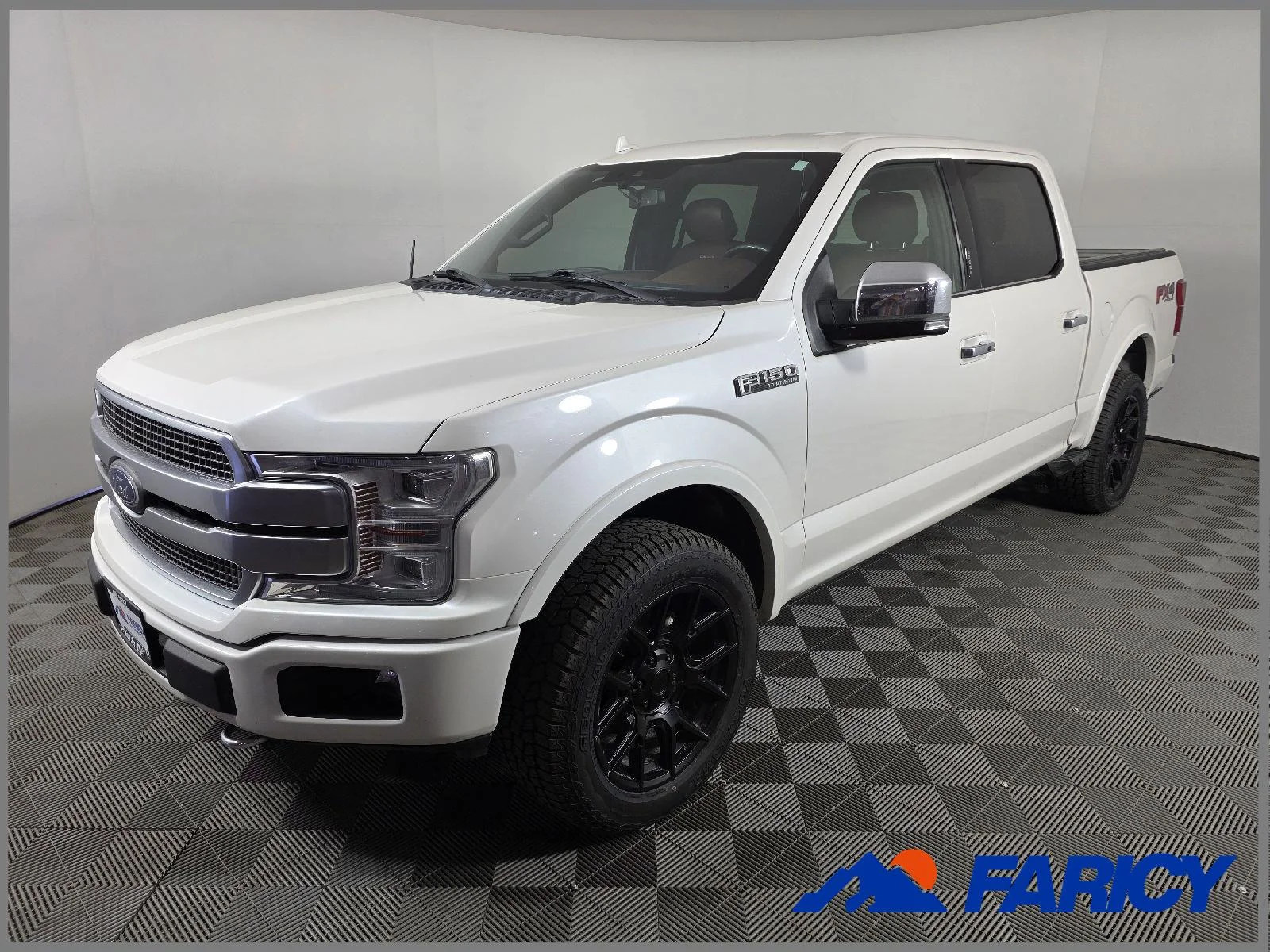 Used 2019 White Platinum Metallic Tri-Coat Ford Platinum image 1