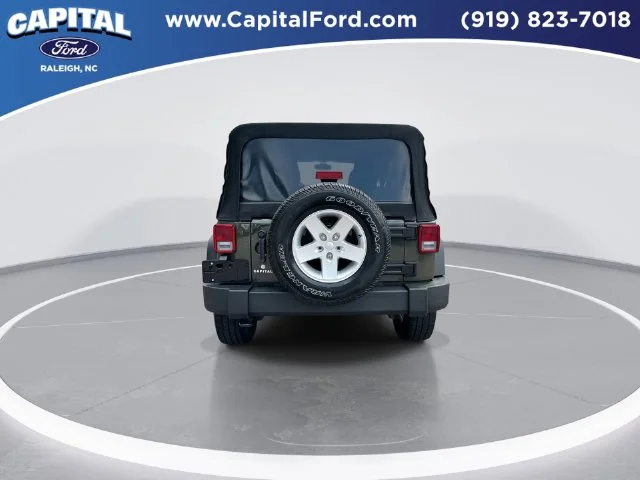 Used 2015 Green Jeep Unlimited Sport image 7