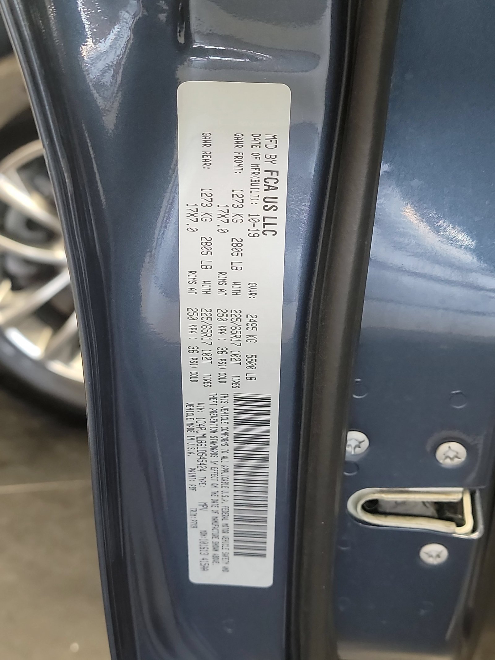 Used 2020 Slate Blue Pearlcoat Jeep Latitude Plus image 31