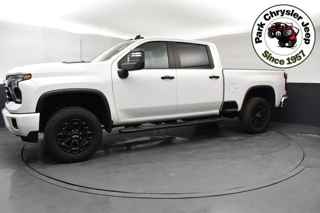 Used 2024 White Chevrolet LT image 3