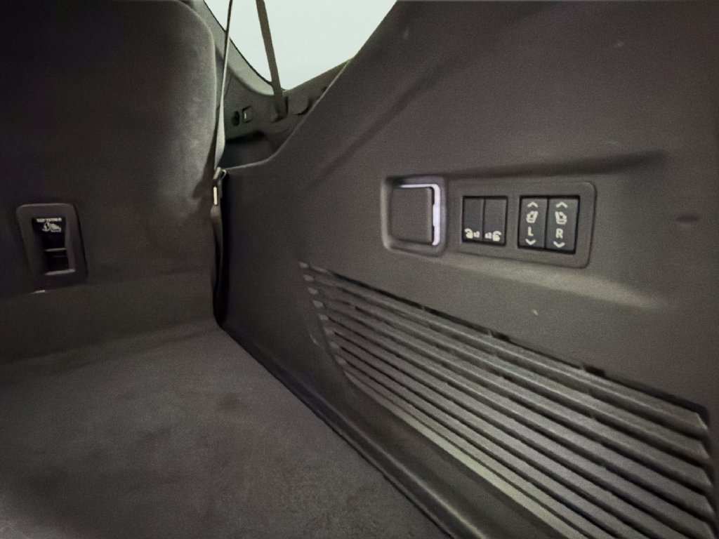 Used 2025 Sterling Gray Metallic Chevrolet Premier image 28