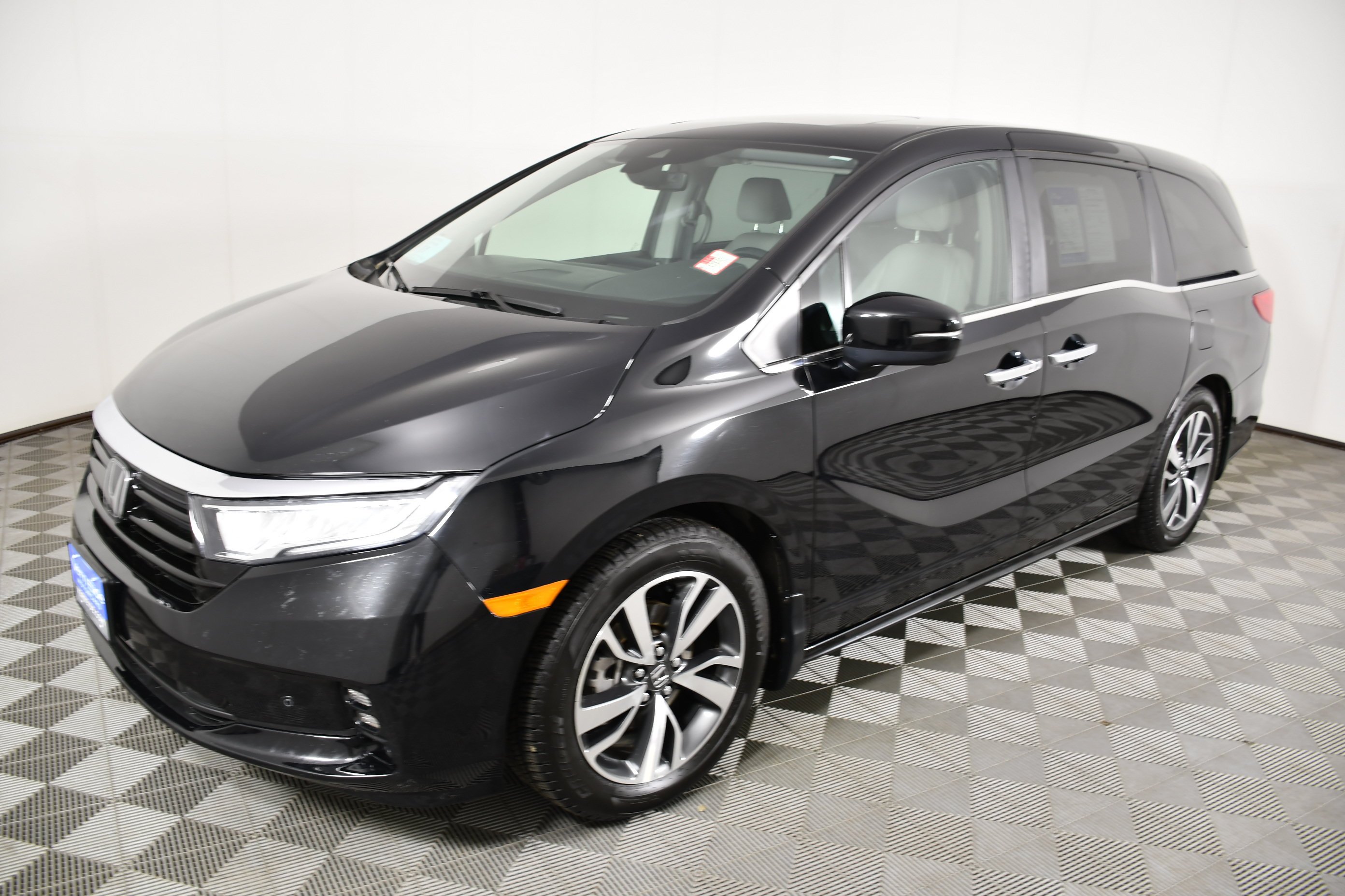 Used 2022 Black Honda Touring image 10