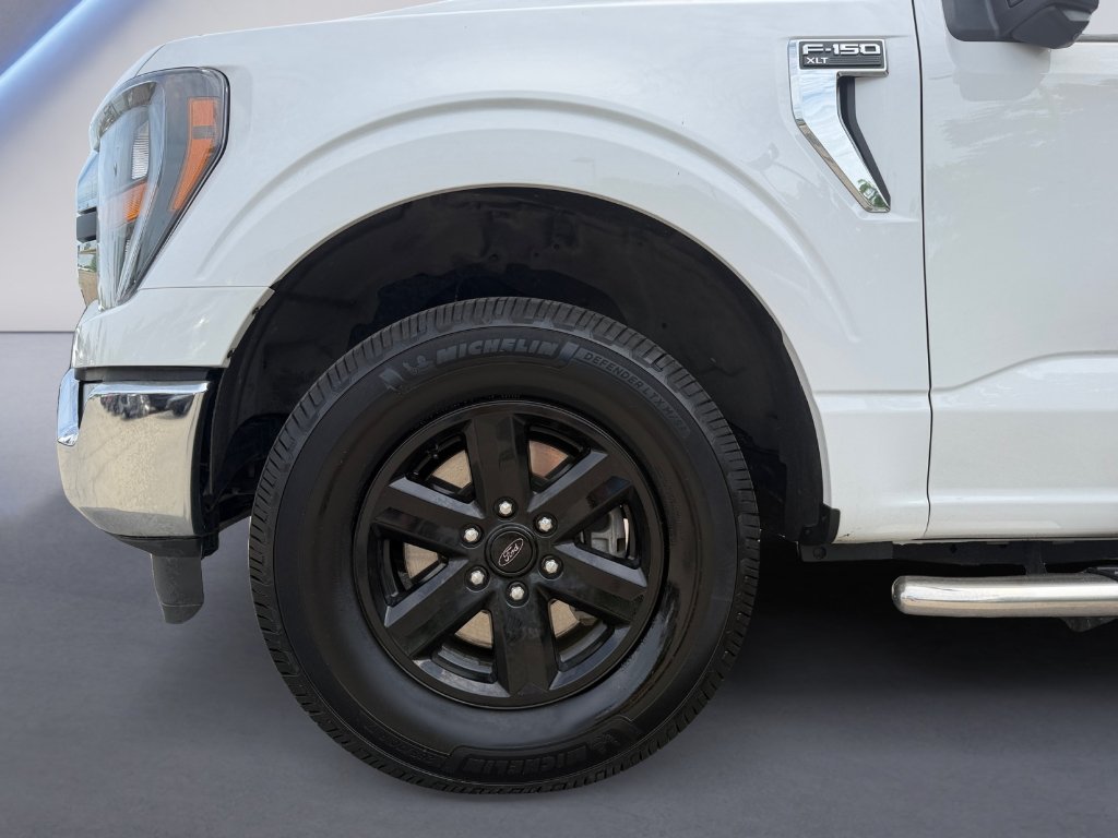 Used 2023 Oxford White Ford XLT image 9