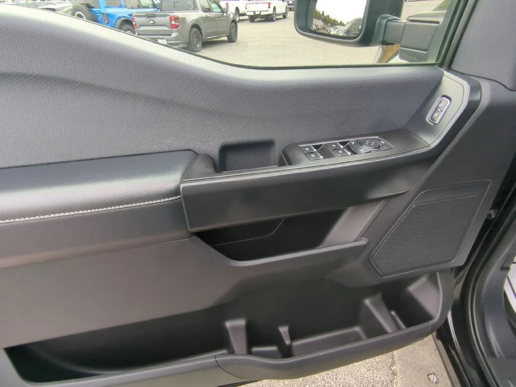Used 2022 Black Ford XL image 13