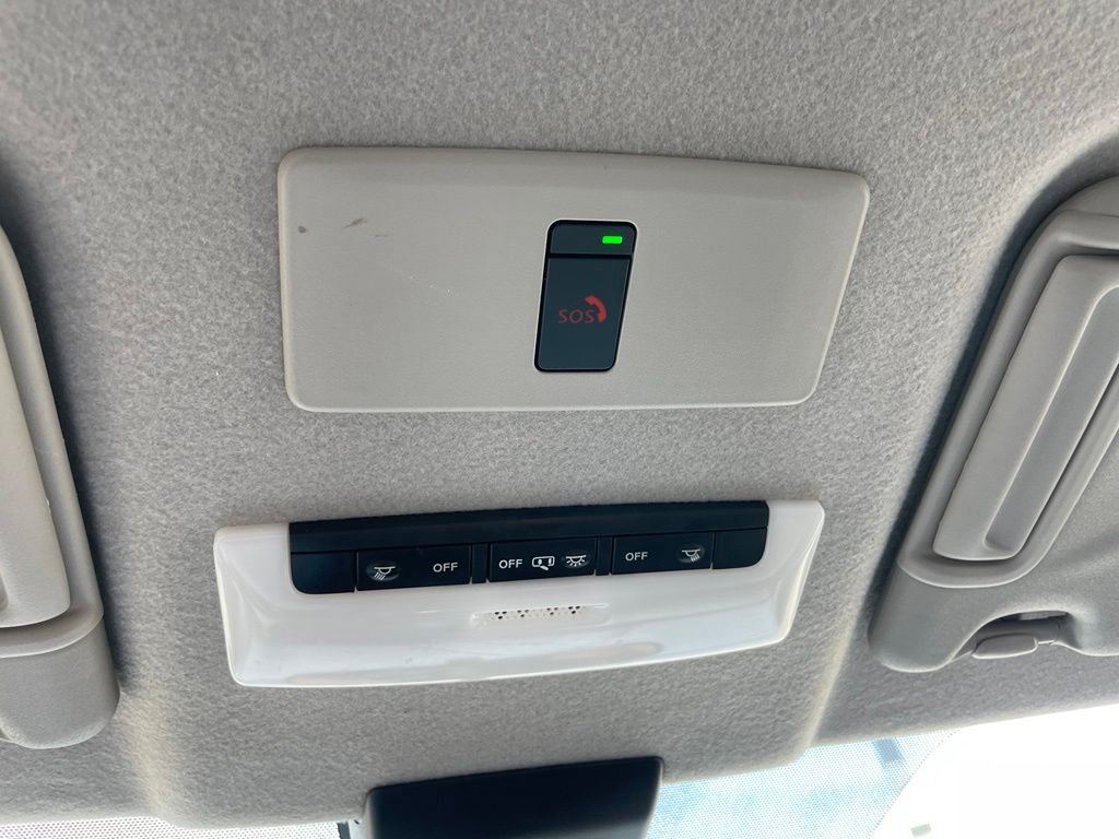 Used 2024 Gray Nissan SR image 39