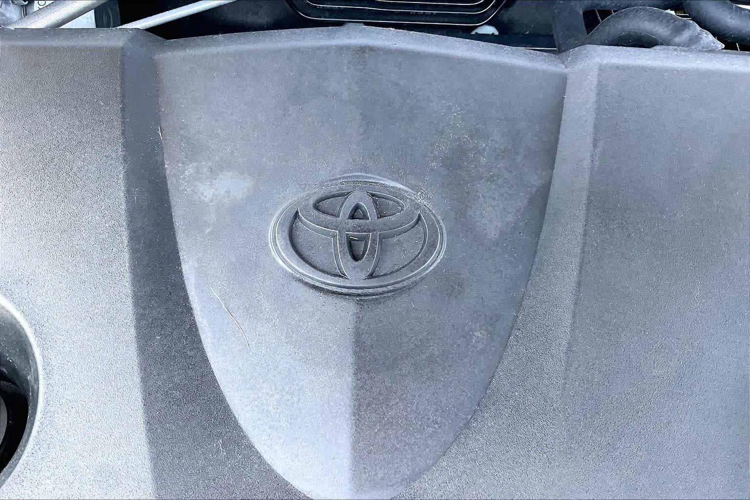 Used 2024 Ice Cap Toyota SE image 29