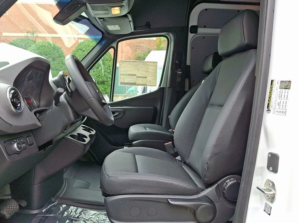 2025 Mercedes-Benz Sprinter Cargo Van Base - Photo 7