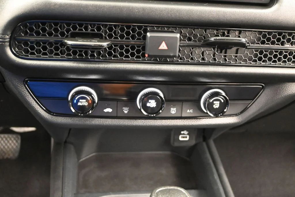 2025 Honda HR-V LX - Photo 15