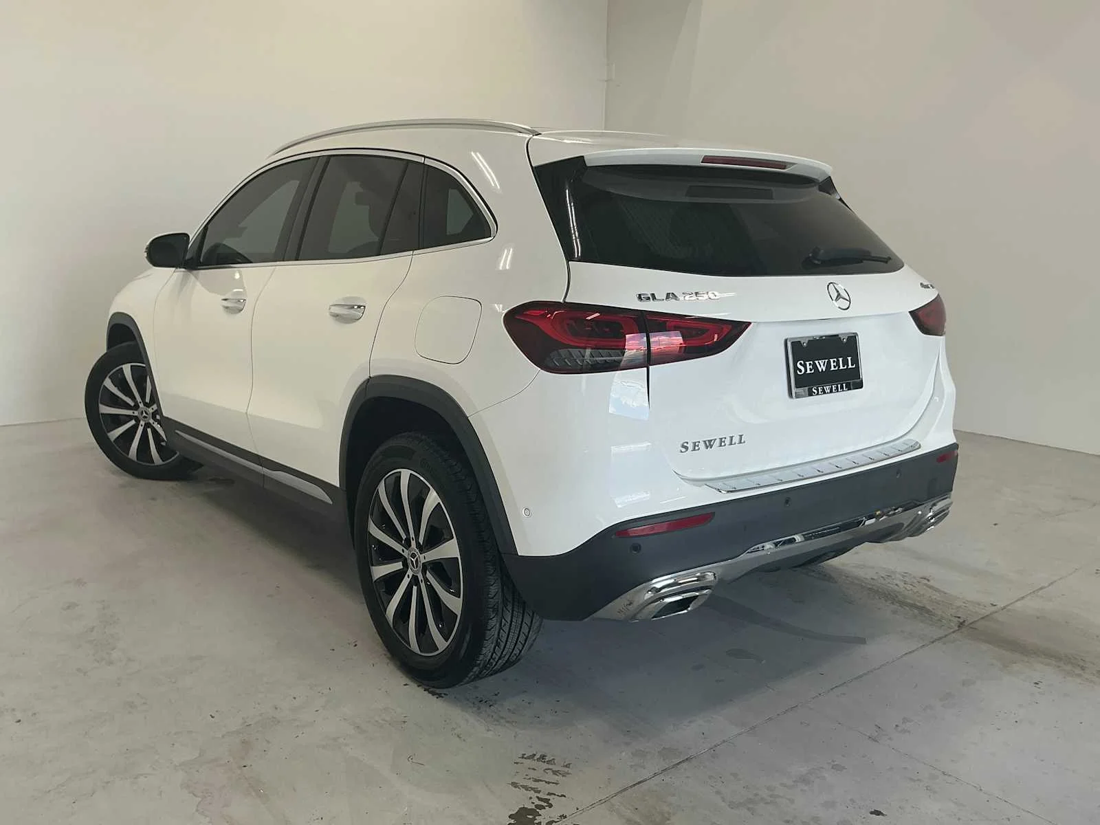 Certified Used 2022 Polar White Mercedes-Benz GLA 250 image 4
