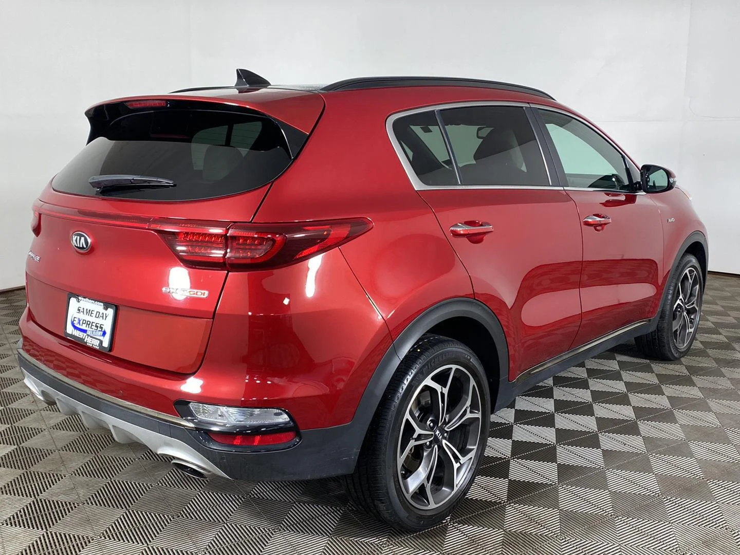 Used 2021 Hyper Red Kia SX Turbo image 4