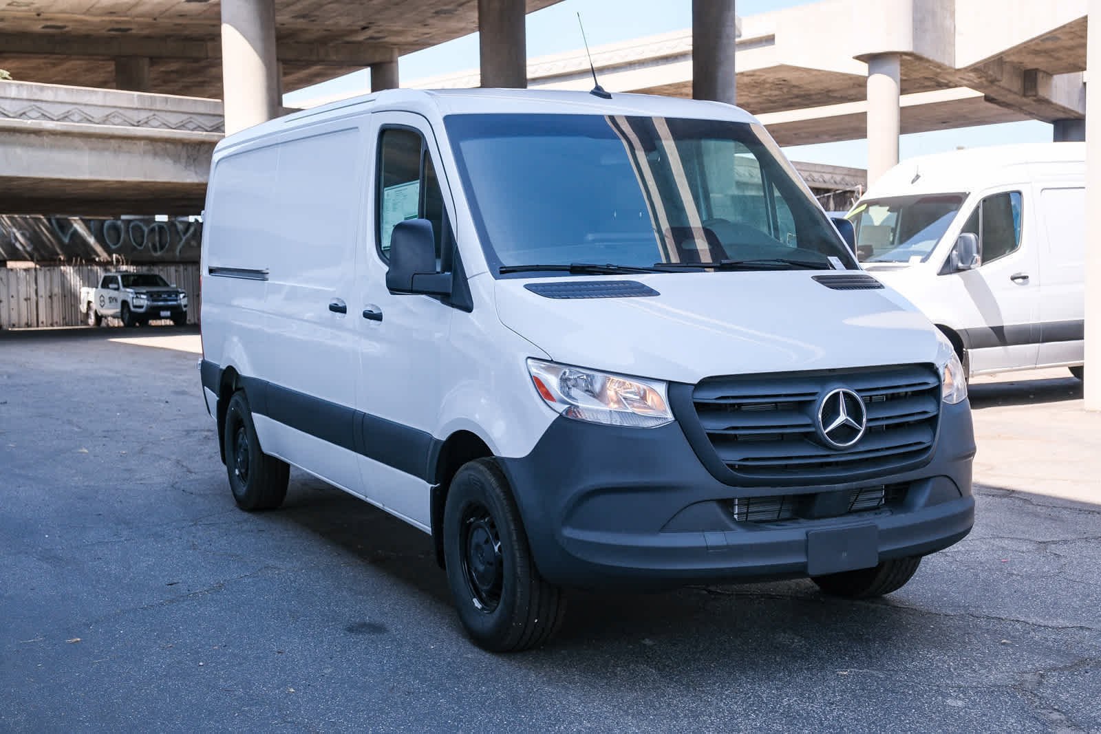 New 2026 Arctic+White Mercedes-Benz Cargo 144 WB  RWD 2.0L 4-Cylinder image 5