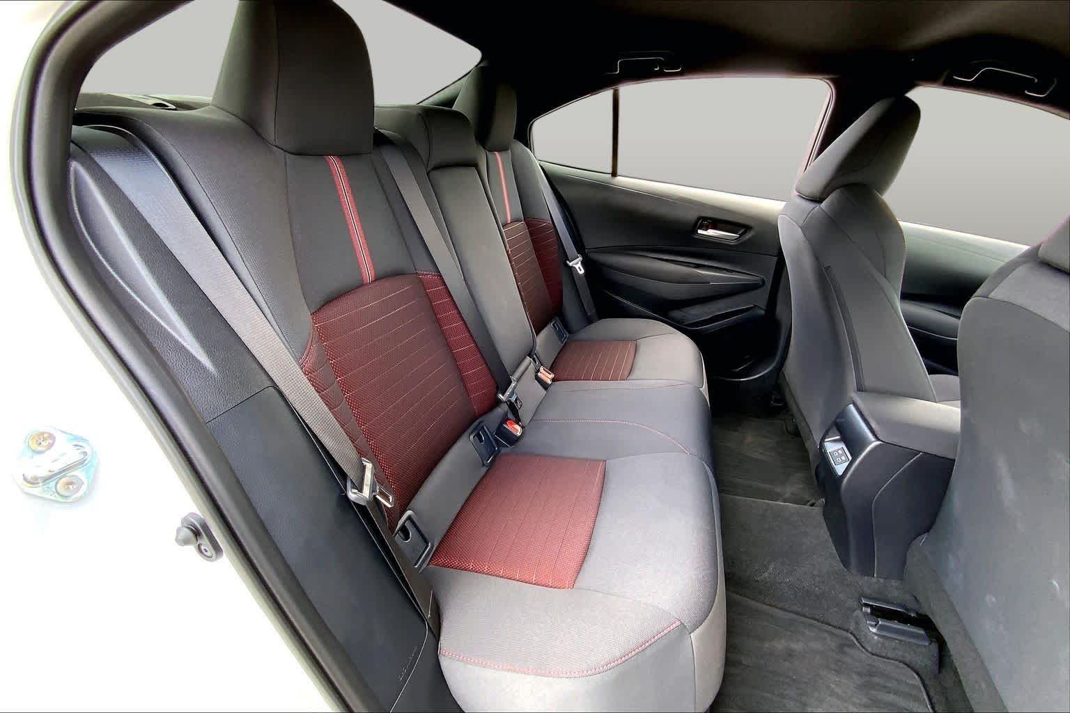 Used 2026 Ice Cap Toyota SE image 19