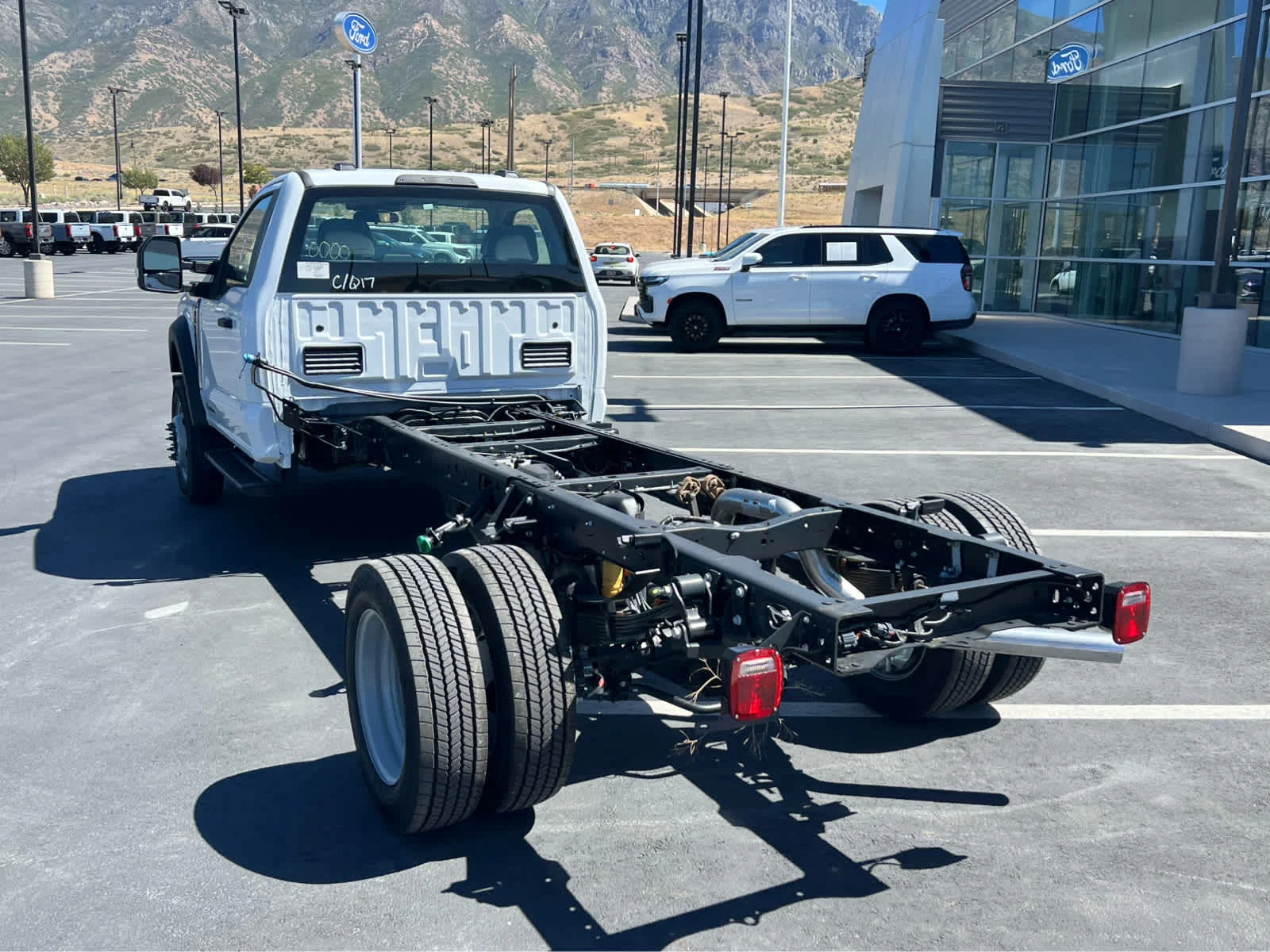 New 2026 Oxford White Ford F-550® XL image 15