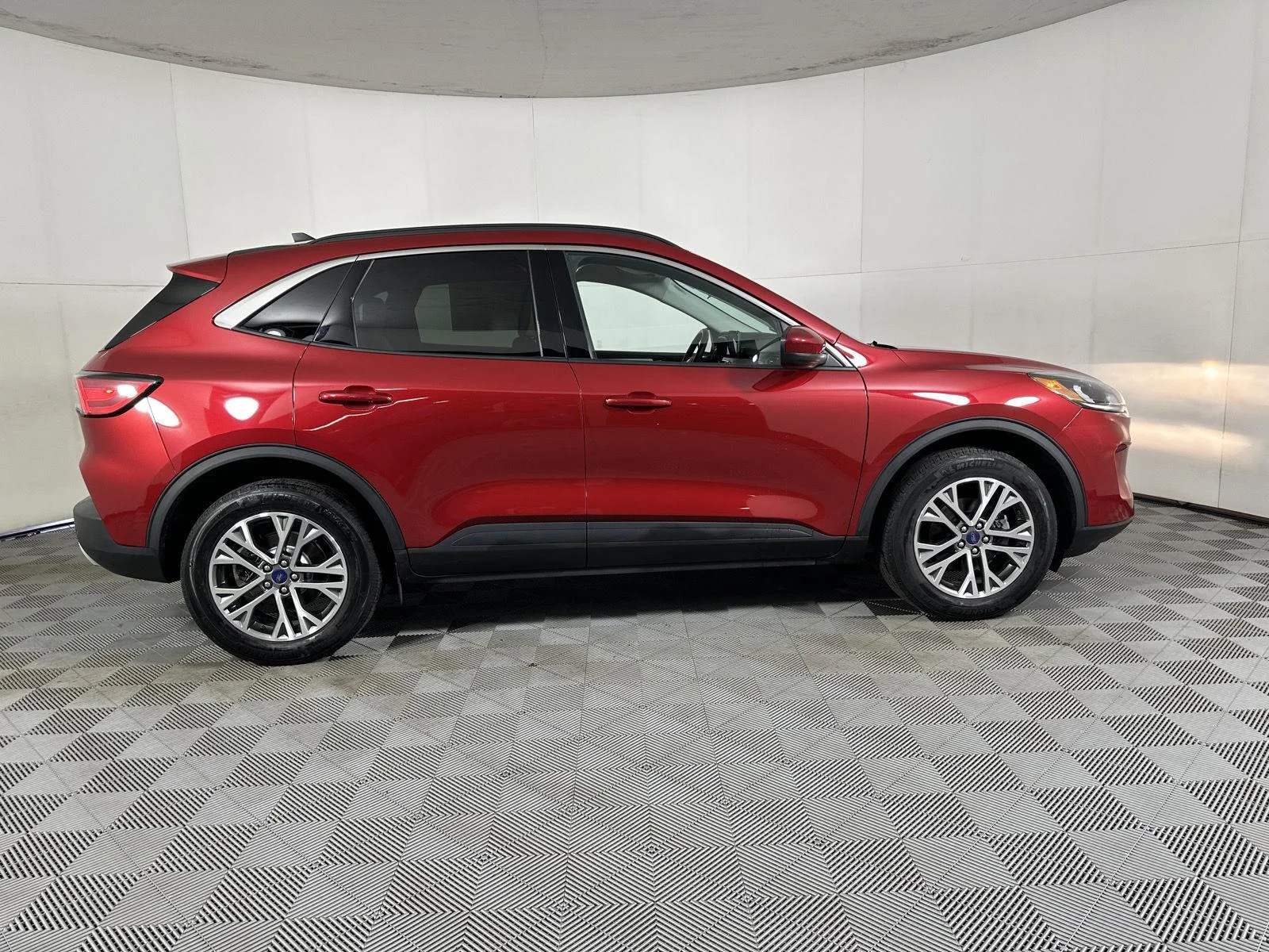 Used 2021 Rapid Red Metallic Tinted Clearcoat Ford SEL image 21