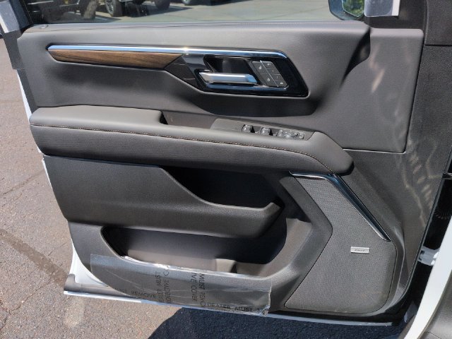 New 2026 Polar White Tricoat Chevrolet High Country image 25