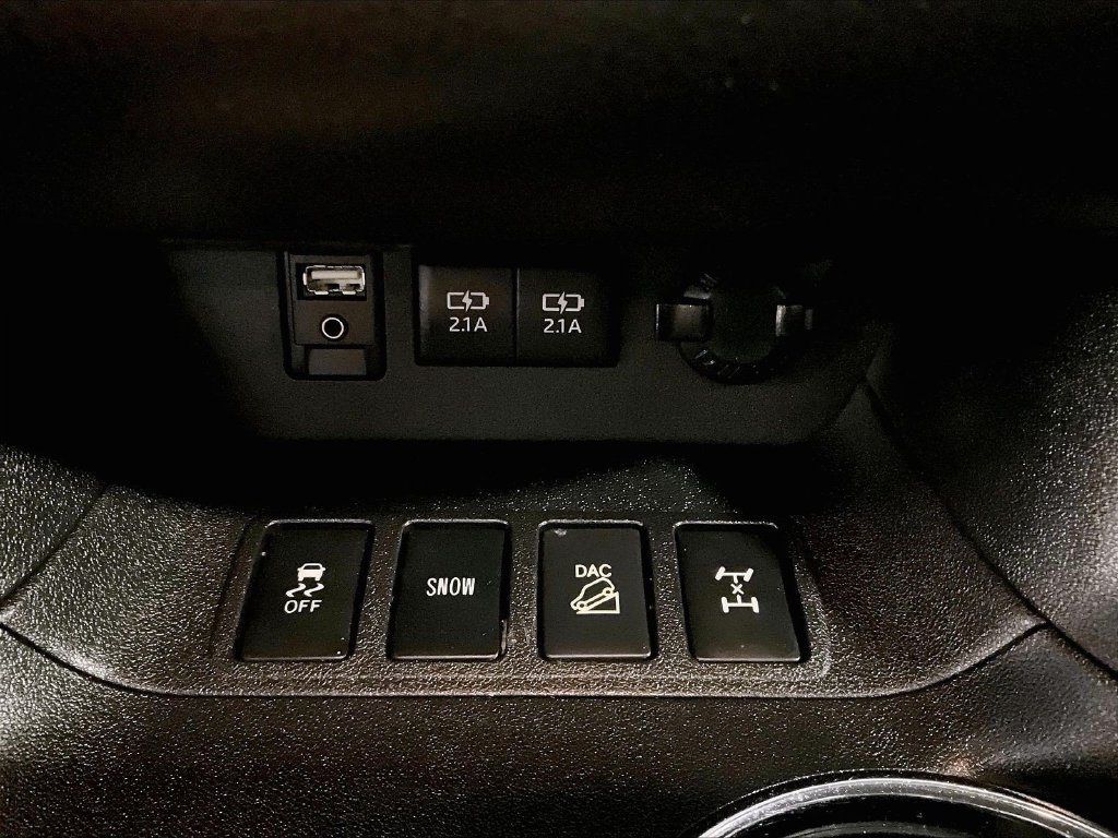 Used 2017 Black Toyota XLE image 27