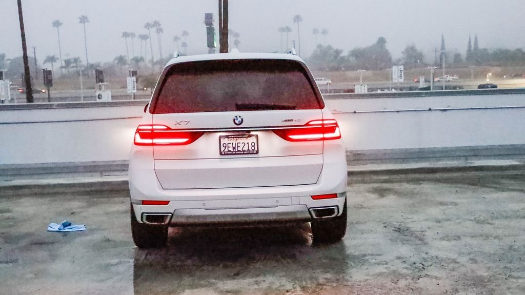 Used 2023 White Metallic BMW xDrive40i image 8