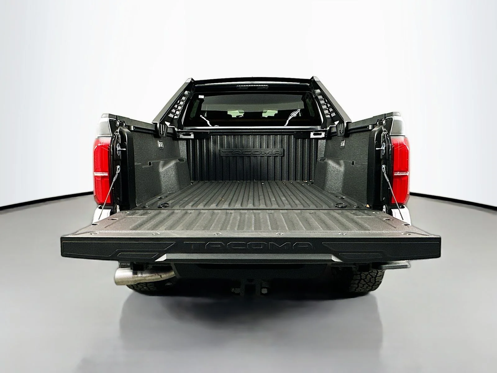 2025 Toyota Tacoma SR5 - Photo 24