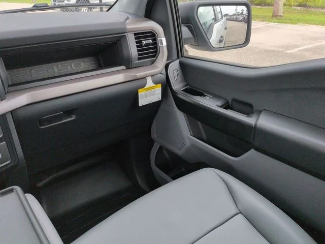 New 2026 Oxford White Ford XL image 17