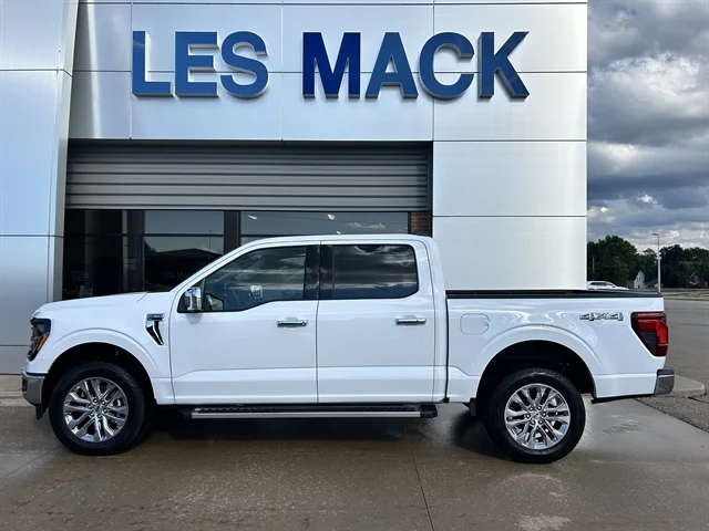 New 2026 Oxford White FORD XLT image 8