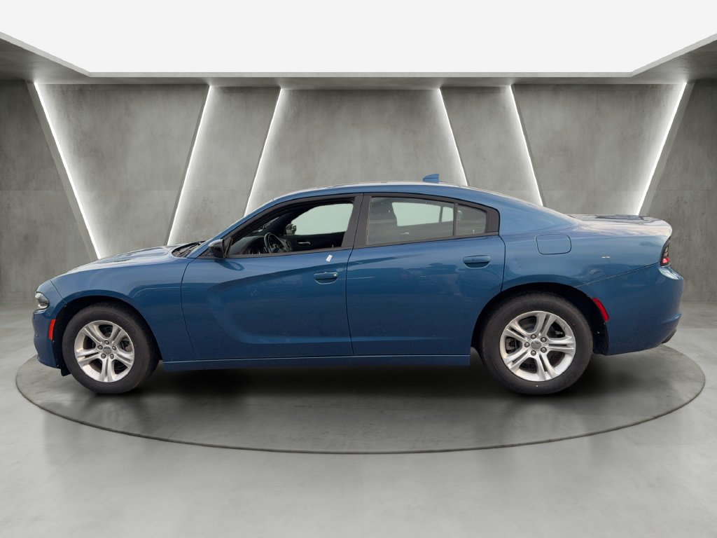 Used 2023 Blue Dodge SXT image 4