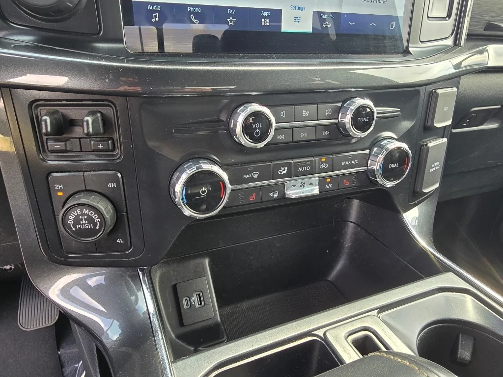 Used 2022 SPACE WHITE METALLIC Ford XLT image 18