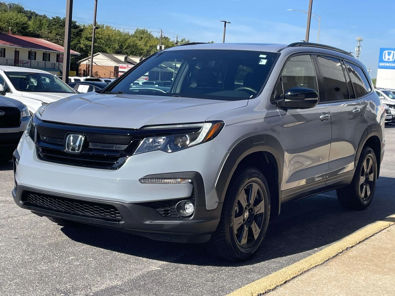 Used 2022 Sonic Gray Pearl Honda AWD TRAILSPORT image 4