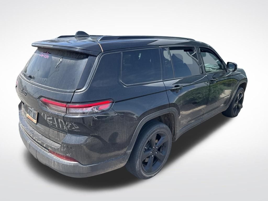 Used 2023 Black Jeep Altitude image 4