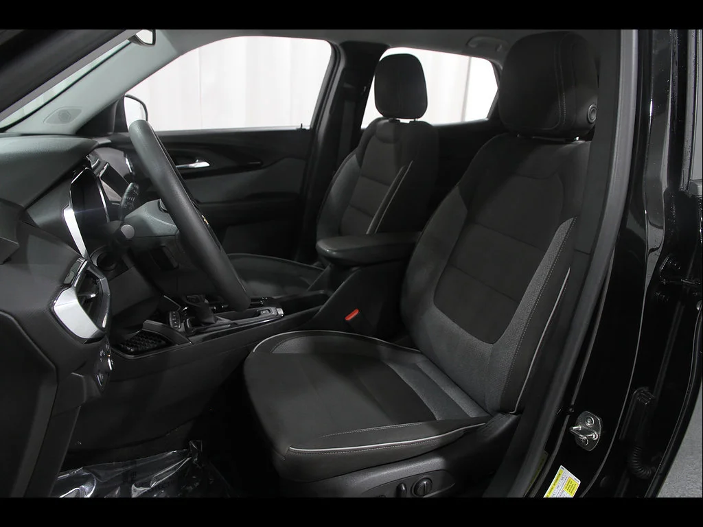 Certified Used 2023 MOSAIC BLACK METALLIC Chevrolet LT image 5